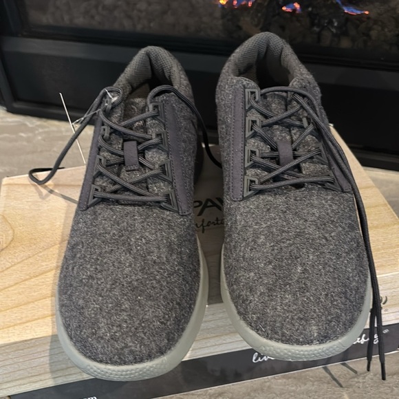 BEARPAW Benjamin Runner,wool upper,comfort foot bed, mesh lining, EVA outsole - Picture 2 of 12